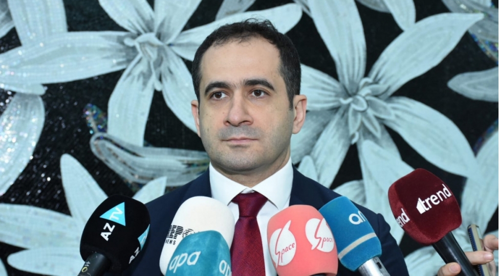 medeniyyet-nazirliyi-idarechilik-sahesinde-layiheyonumlu-merheleye-kechir