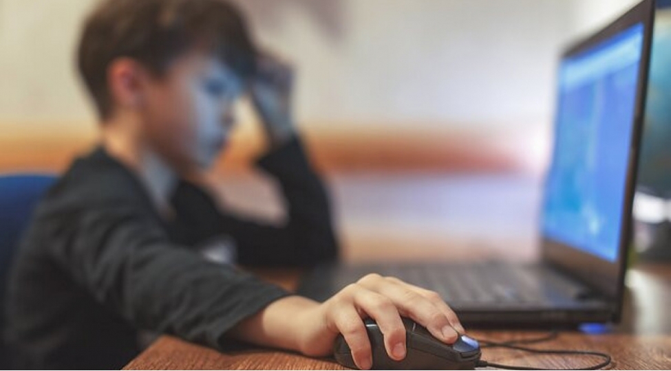 dunyada-ushaqlarin-internetde-ne-ile-maraqlandiqlari-achiqlanib