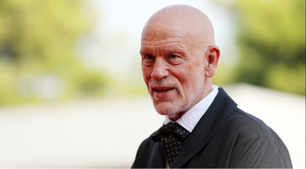 covid-peyvendi-olunmadigi-uchun-hotele-buraxmadilar