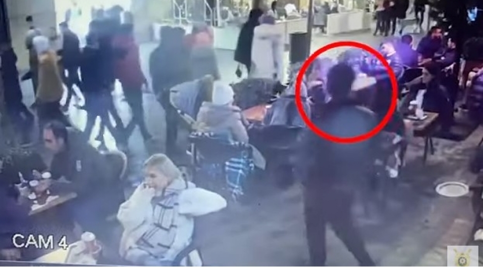 mushteri-kimi-getdiyi-obyektde-telefon-ogurladi-video