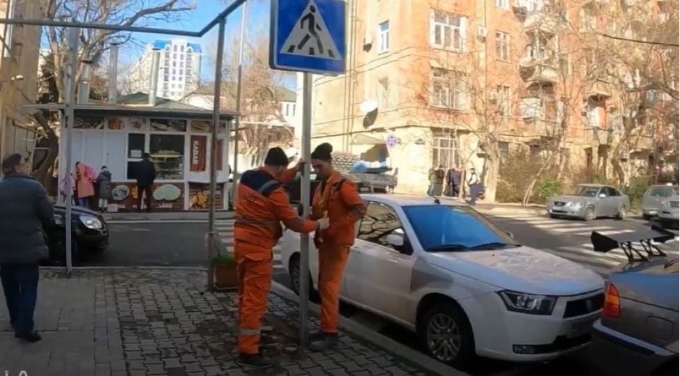 elicabbar-oruceliyev-kuchesinde-hereket-birterefli-olub-video