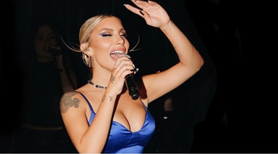 konserte-geden-irem-derici-yolda-qaldi-foto