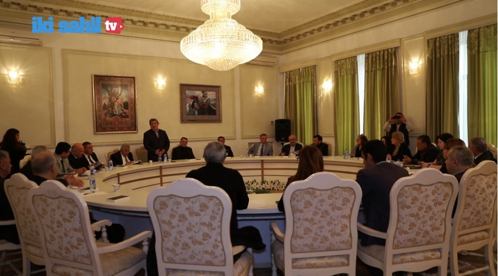 yunus-oguzun-uchurum-romaninin-teqdimati-olub