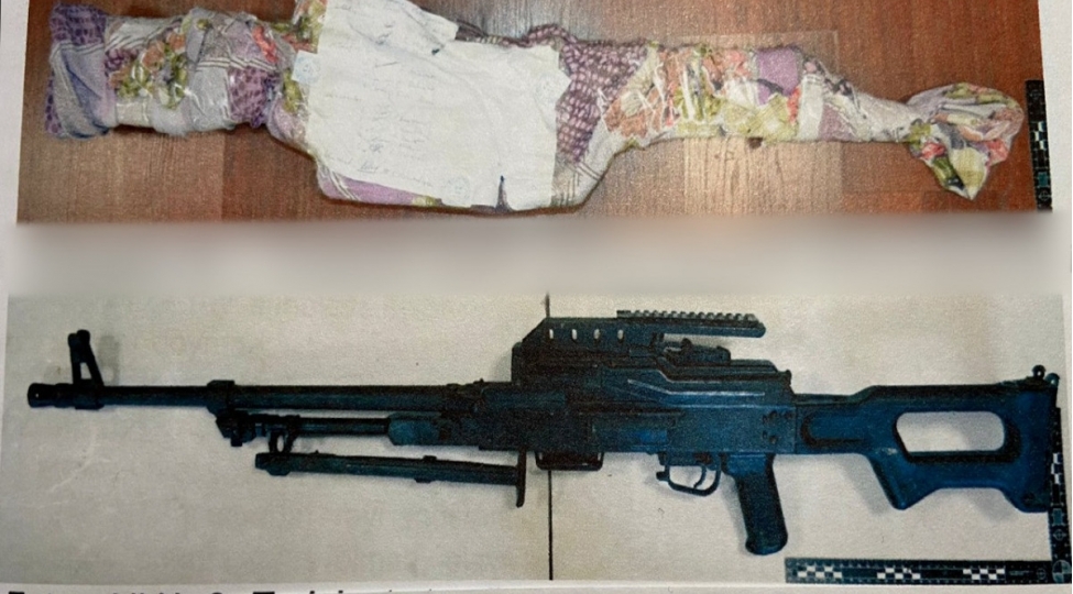 pulemyot-satmaq-isteyen-shexsler-tutulub-video