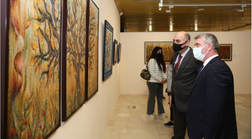 xalcha-muzeyinde-tamilla-abdullayevanin-sergisi-olub