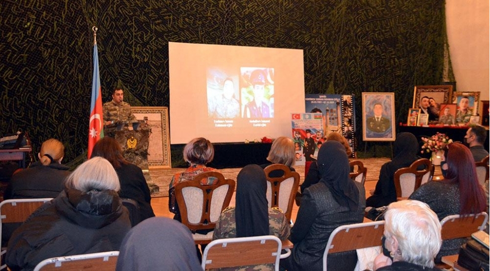 shehidlerin-xatiresine-hesr-olunmush-anim-merasimleri-kechirilib-video-4