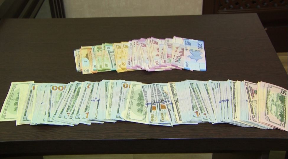 bakida-obyektden-icherisinde-63-min-manat-olan-seyf-ogurlanib-video