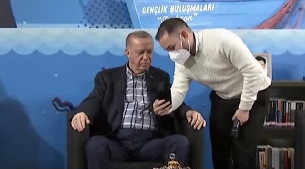 erdoganla-adashi-arasinda-maraqli-dialoq-video