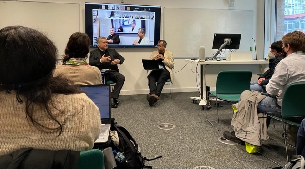 kembric-universitetinde-azerbaycanin-regionumuzda-aparici-rolu-muzakire-olunub