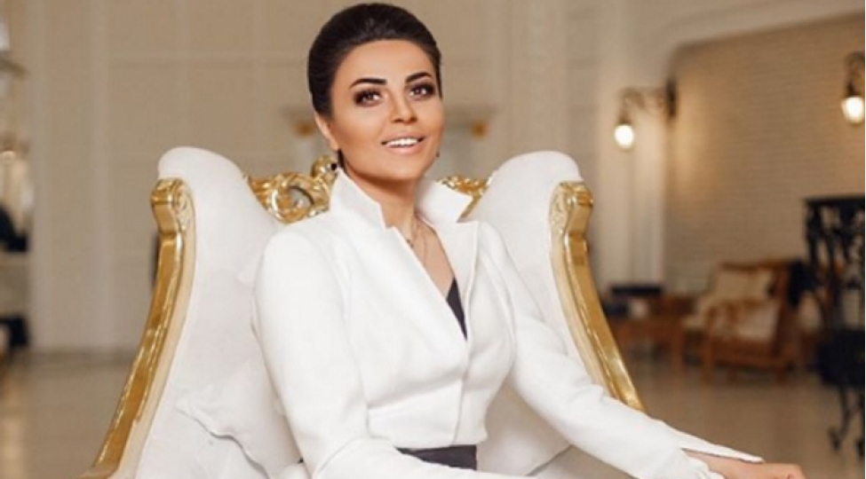 gulay-shehid-pilotun-xaniminin-bestelediyi-mahnini-oxudu-video