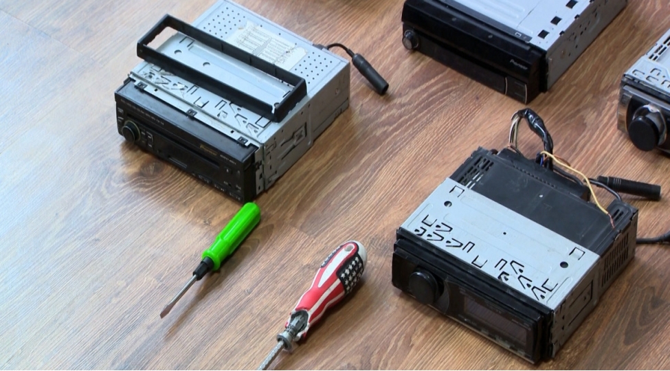 bakida-7-avtomobilden-ogurluqlar-eden-shexs-tutulub-video