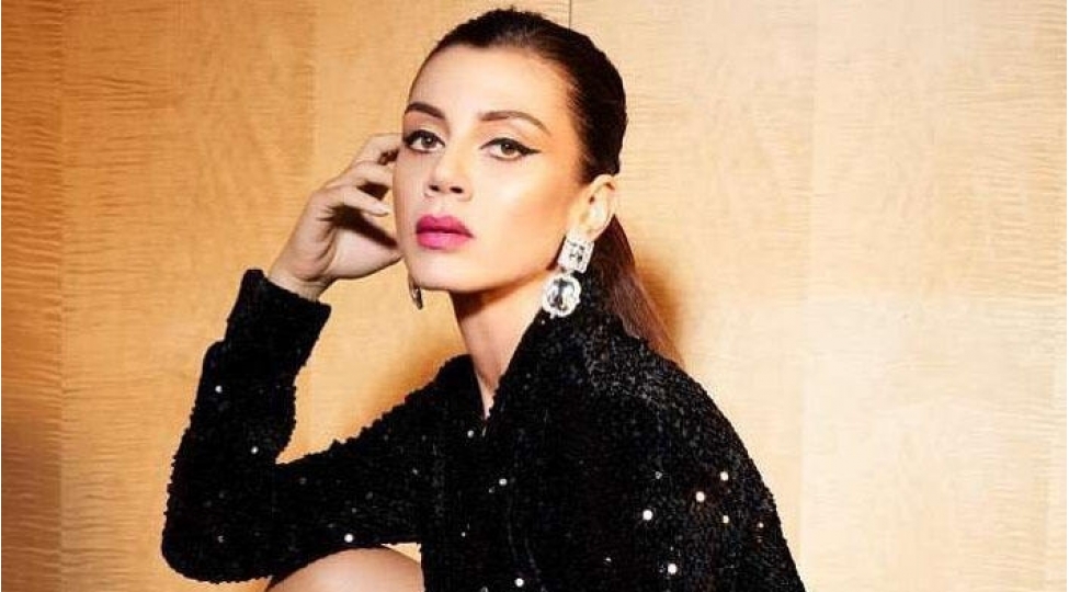 ishde-ve-eshqde-qazanir-5-milyonluq-muqavile