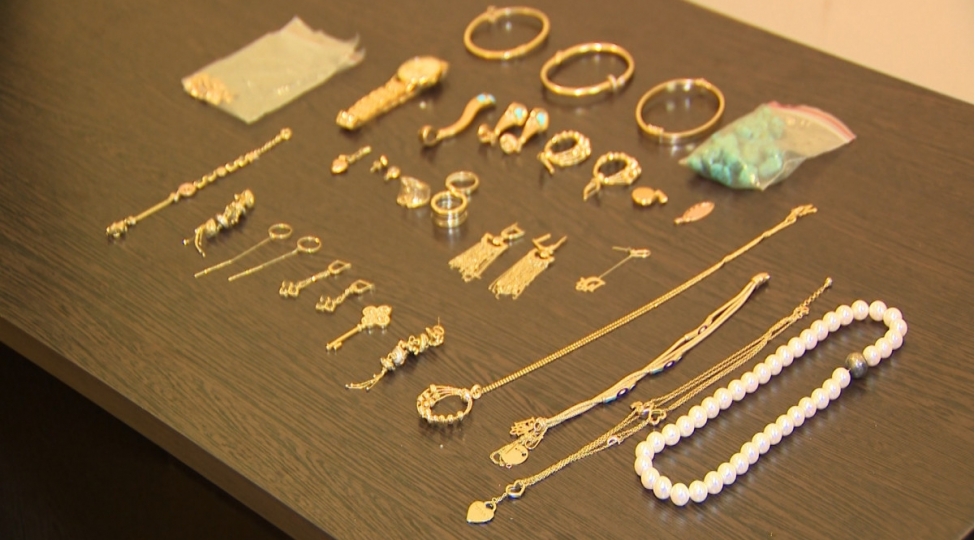 bakida-evden-34-min-manatliq-qizil-ogurlanib-video