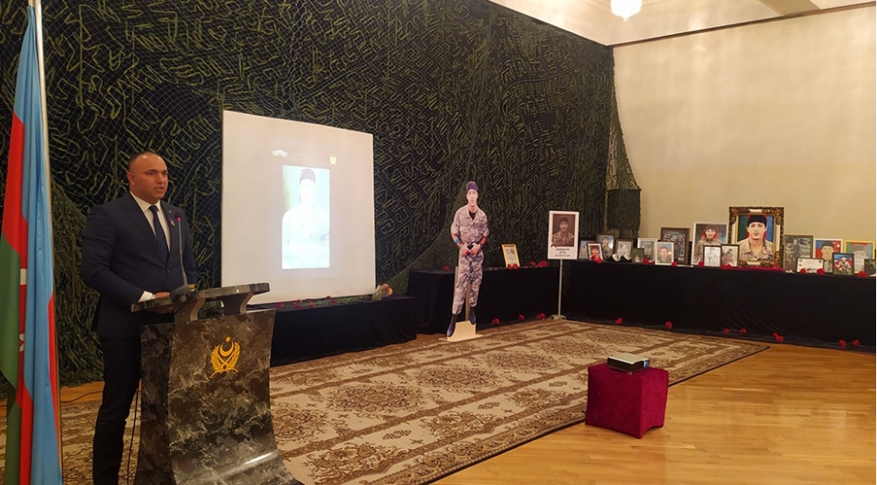 shehid-ferid-meherremovun-xatiresine-hesr-olunan-anim-merasimi-kechirilib