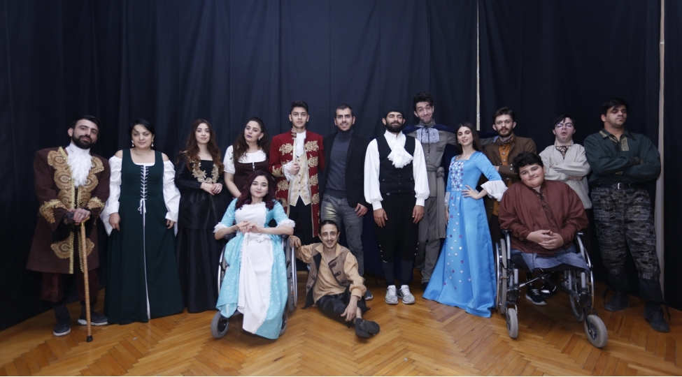 nazirlik-esa-teatrinin-fealiyyetini-yuksek-qiymetlendiririk