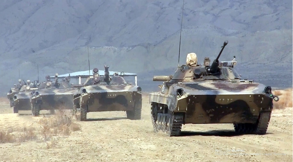 zirehli-texnikalarin-heyetleri-ile-praktiki-chalishmalar-yerine-yetirilib-video