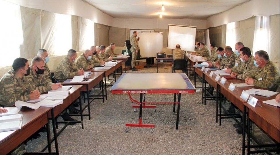 quru-qoshunlarinda-komanda-qerargah-telimleri-kechirilir