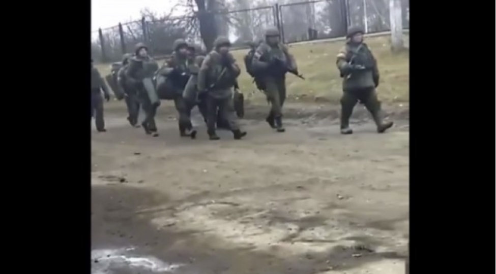 doyushden-imtina-edib-rusiyaya-qayidan-herbchilerin-videosu-yayildi-video