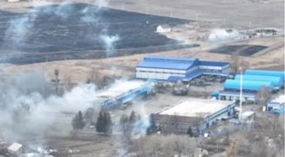 ukrayna-artilleriyasi-kiyevde-rusiyanin-desant-bazasini-vurdu-video