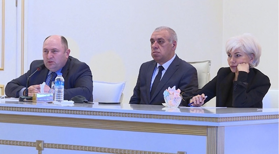 tamashachilar-televiziyada-neye-baxmaq-isteyirler-aztv-nin-analitik-qrupu-quba-ictimaiyyeti-ile-gorushub