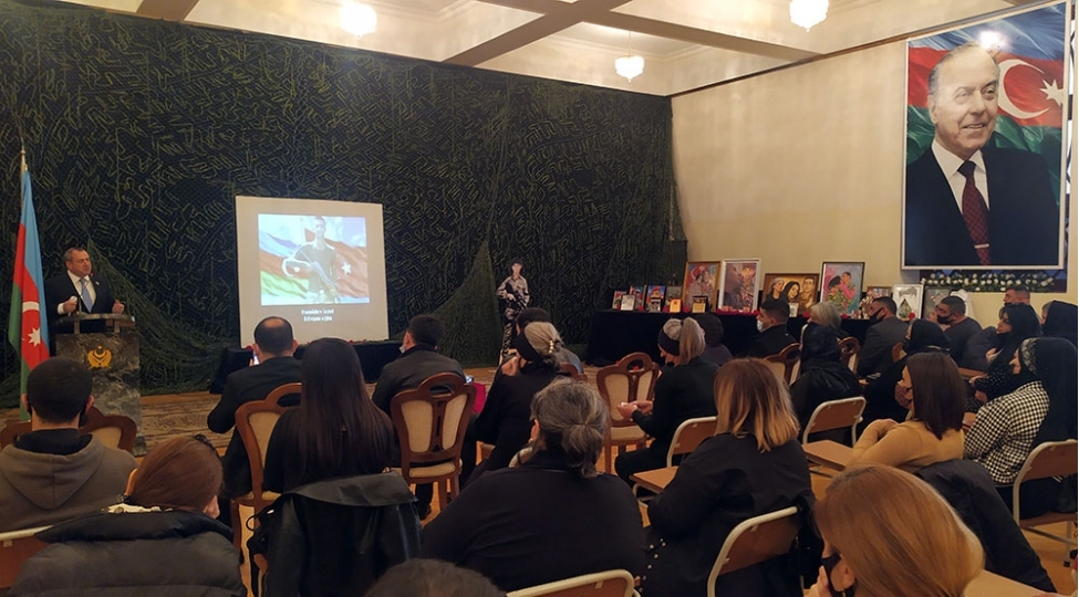 shehidlerin-xatiresine-hesr-olunan-anim-merasimleri-kechirilib-2