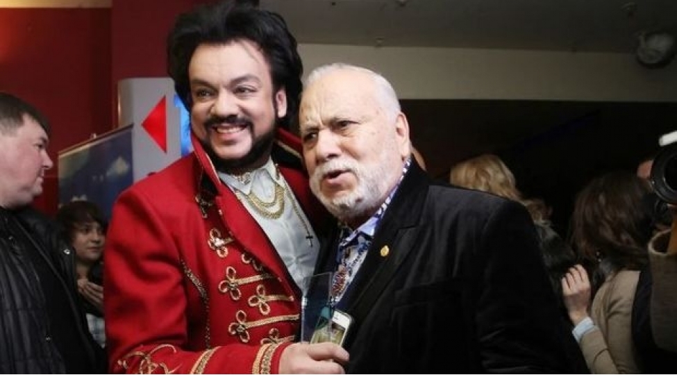 filipp-kirkorov-xeste-atasini-rusiyada-qoyub-xarice-getdi