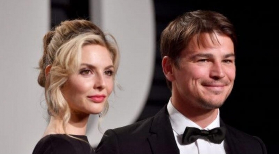 10-ilden-sonra-evlendiler-toylarinda-cemi-12-nefer-ishtirak-edib