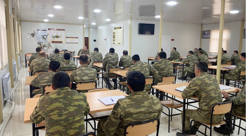 herbi-hisselerde-telim-metodiki-meshgeleler-kechirilib