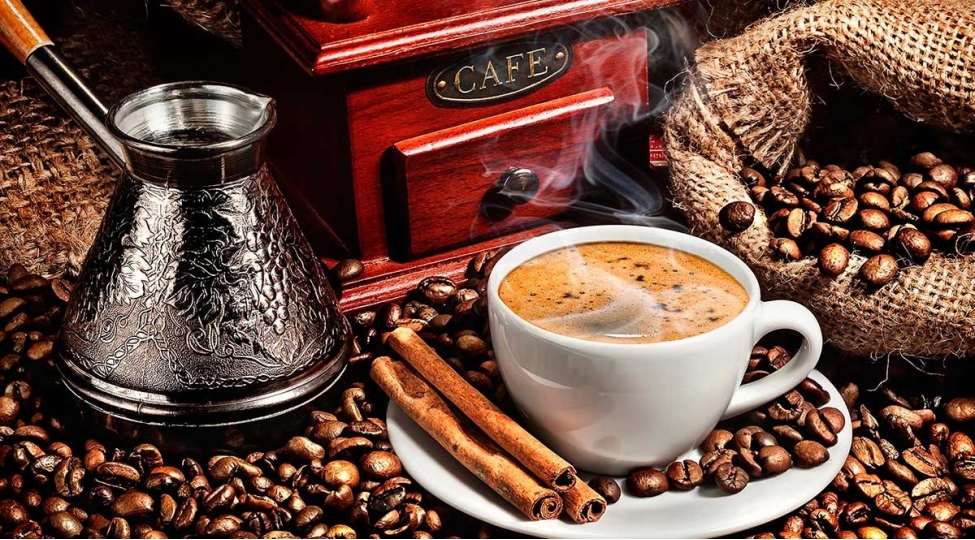 200-fincan-kofeye-beraber-olan-kofein-maddesini-ichdi-ve