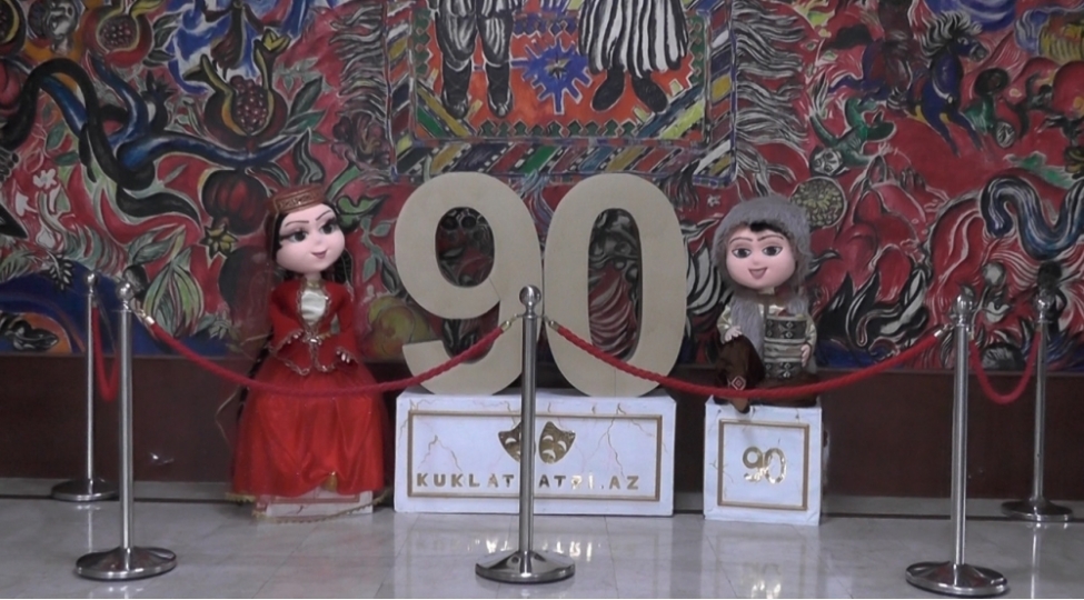 kukla-teatrinda-yeni-premyera-agca-ve-yeddi-cirtdanvideo