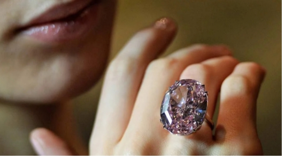 xanimlarin-xeyali-olan-bahalizinet-eshyalari-foto