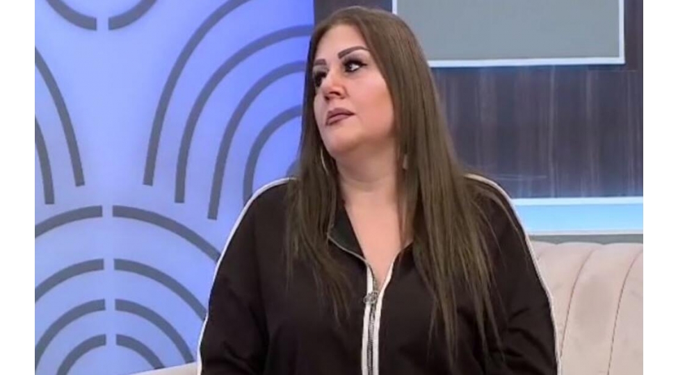 burnundan-gelsin-aktrisa-ile-qardashi-efirde-dava-etdi-video