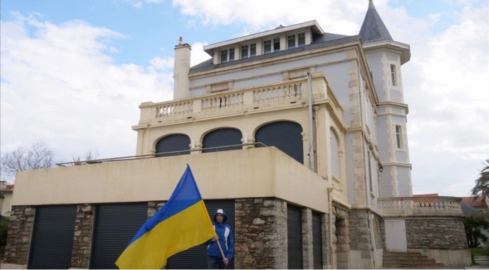 putinin-kechmish-kurekeninin-villasina-basqin-olub-video