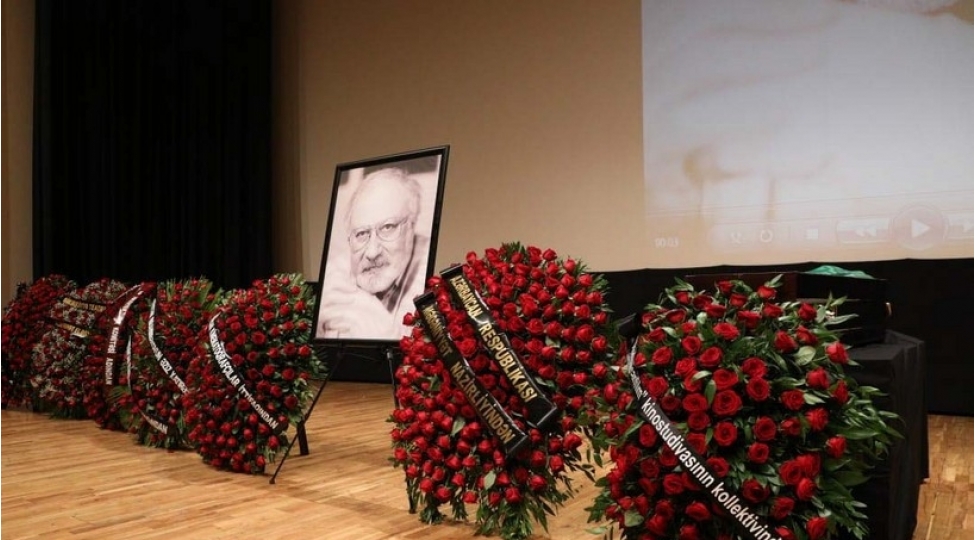 rustem-ibrahimbeyov-i-fexri-xiyabanda-defn-edilir-yenilenib