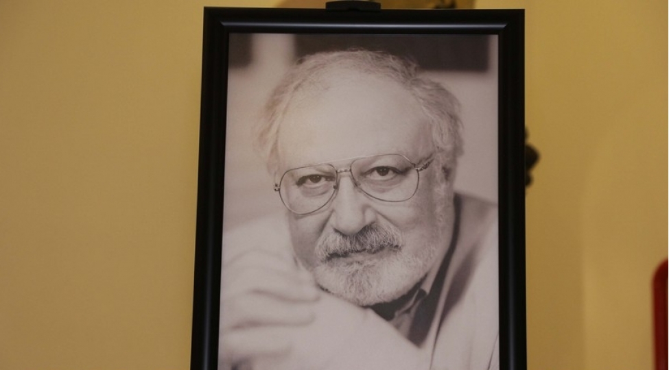 rustem-ibrahimbeyovun-cenazesi-nizami-kino-merkezine-getirilib
