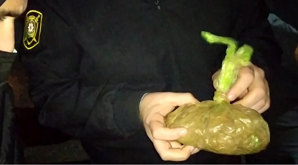 yeralti-anbarlarda-104-kq-narkotik-gizleden-shexsler-tutulub-video