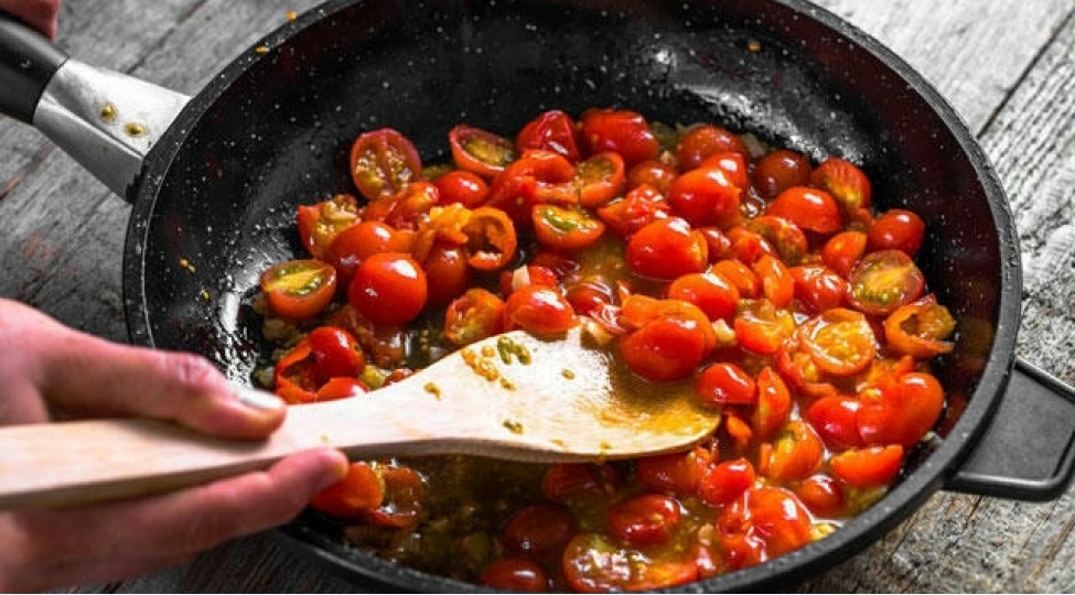 qizardilmish-pomidor-neye-xeyirdir