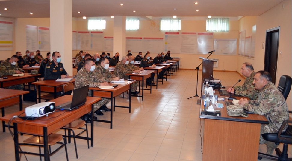 bash-qerargah-reisi-quru-qoshunlarinda-olub-foto