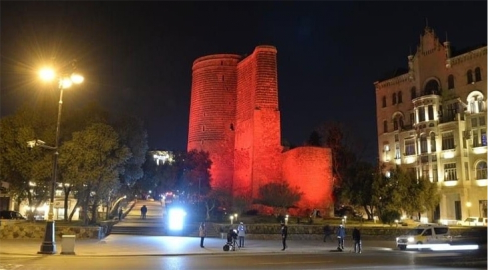 bakinin-bir-neche-meshhur-tikilileri-qirmizi-rengle-ishiqlandirilacaq