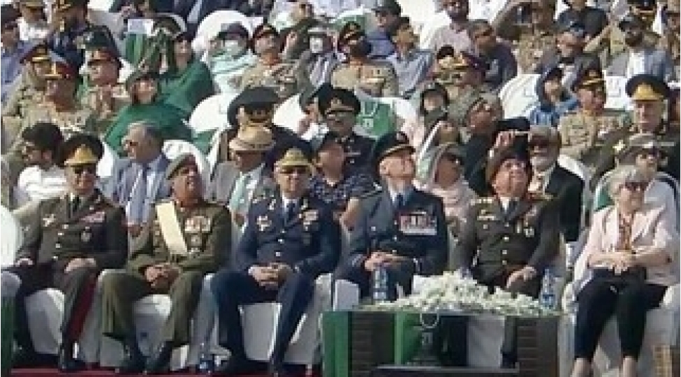 herbchilerimiz-paradda-ishtirak-edibler