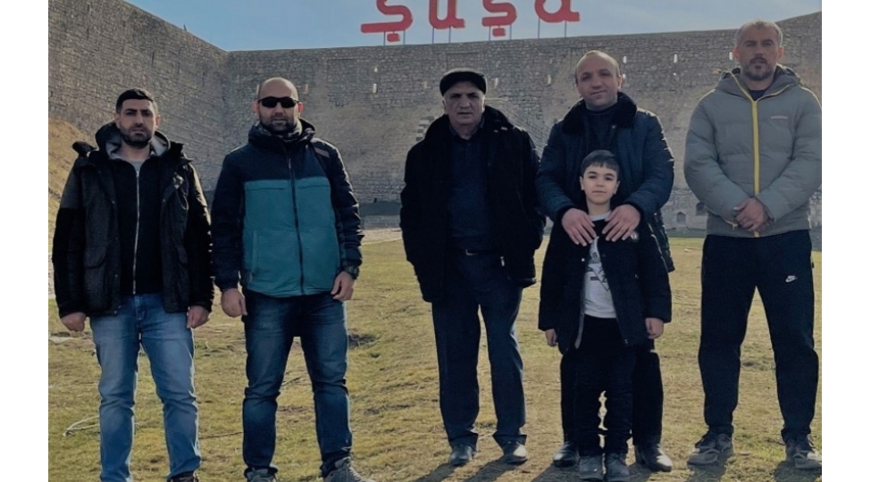 men-atam-ve-oglum-senedli-filminin-teqdimati-olub-video