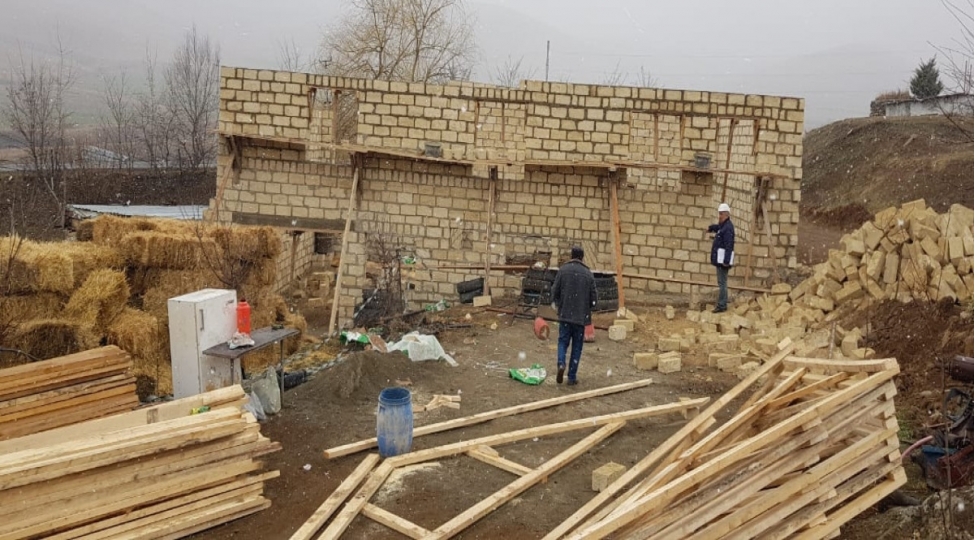 fhn-qanunsuz-tikintinin-qarshisini-alib-fotovideo