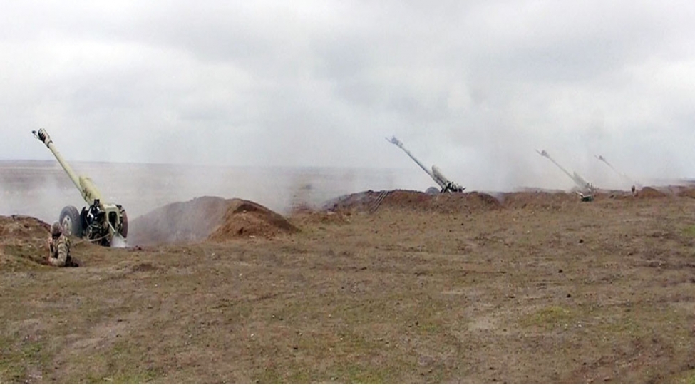 artilleriya-bolmelerinde-atesh-tapshiriqlari-icra-olunub-video