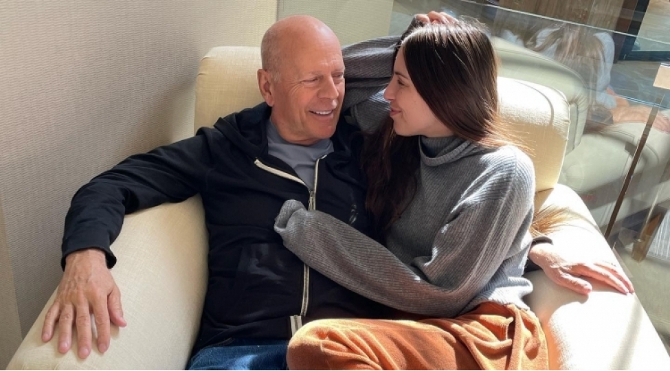 qizi-xeste-olan-brus-uillisin-sheklini-paylashdi