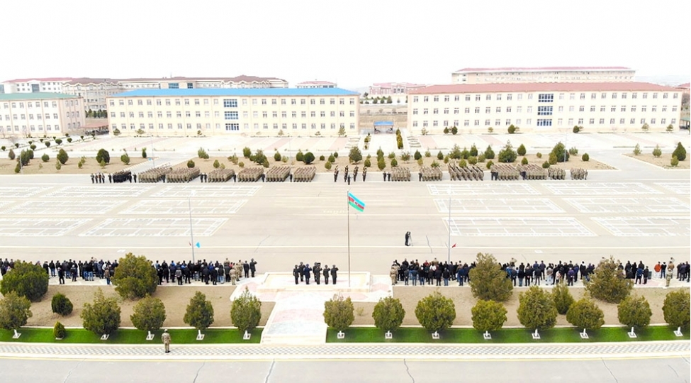 elahidde-umumqoshun-orduda-genc-esgerler-novbeti-xidmet-yerlerine-yola-saliniblar