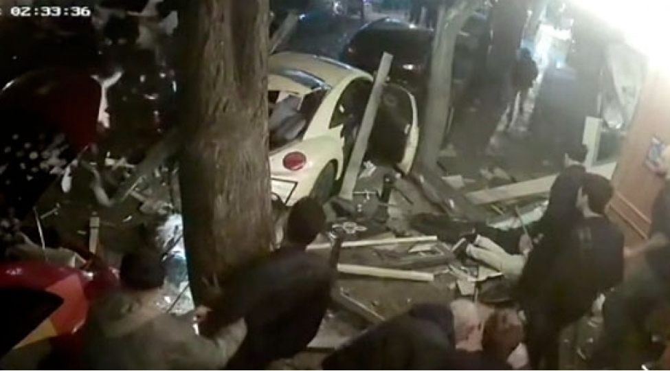 location-gece-klubunda-partlayish-ani-video