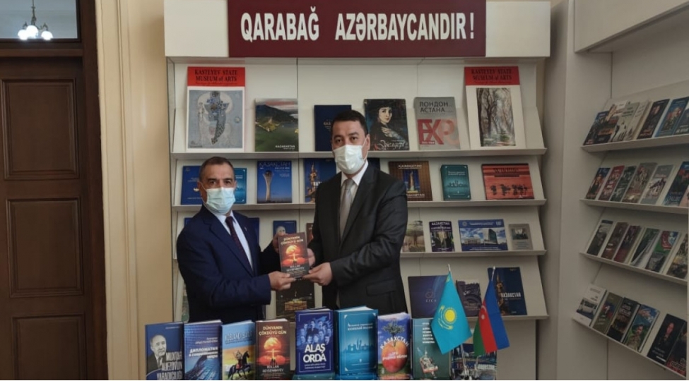 qazaxistan-sefirliyi-qarabaga-kitabla-gedek-aksiyasina-qoshulub-foto