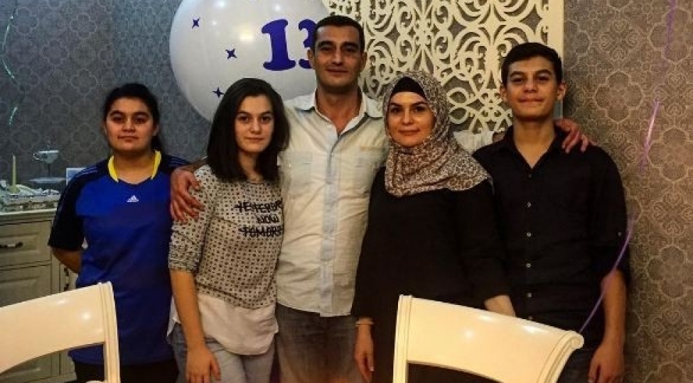 ferqane-qasimova-heyat-yoldashini-bagishlayib