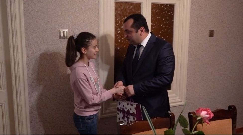 shehid-vidadi-ehmedovun-qizi-yasemenin-ad-gunu-qeyd-edilib-videofoto