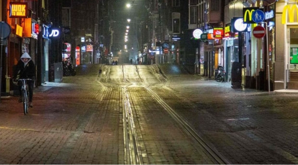 shanxay-sakinleri-sert-qapanmaya-etiraz-edir